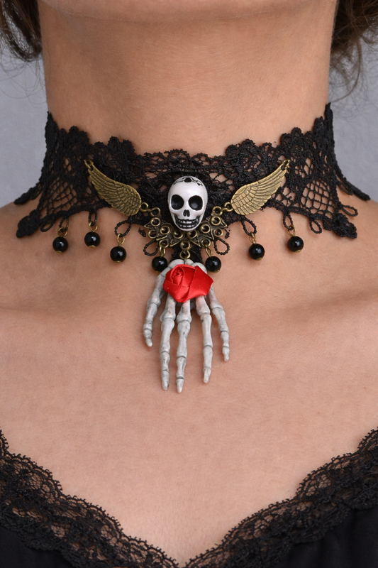 Gargantilla Black Rose Skull de Encaje Negro